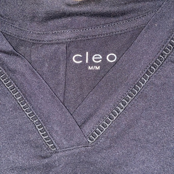 Cleo NWT size M black cap sleeve, v-neck top - Picture 5 of 7